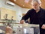 Veïns que voten en la consulta sobre la central reversible a la Baells creuen que no es tindrà en compte el resultat