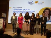 La identitat adolescent es construeix entre likes, filtres i intel·ligència artificial